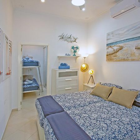 Cadizz- El Faro Del Manteca Apartment Luaran gambar